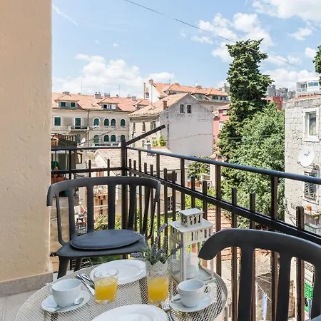 Apartman Romantic With Balcony