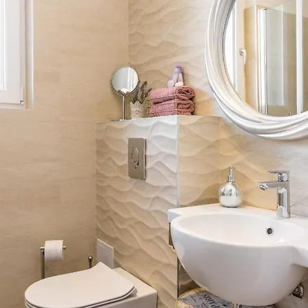 Apartman Romantic With Balcony Split