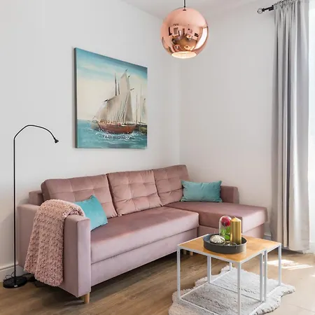 Romantic With Balcony Apartman *