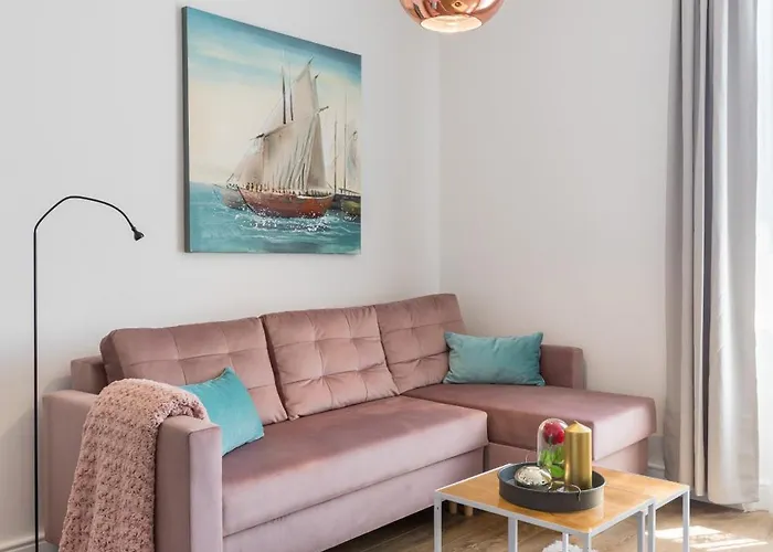 Romantic With Balcony Apartment *