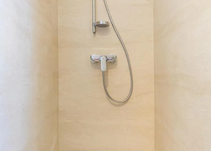 Romantic With Balcony Apartment *