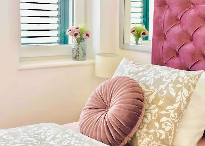 Apartment Romantic With Balcony Split